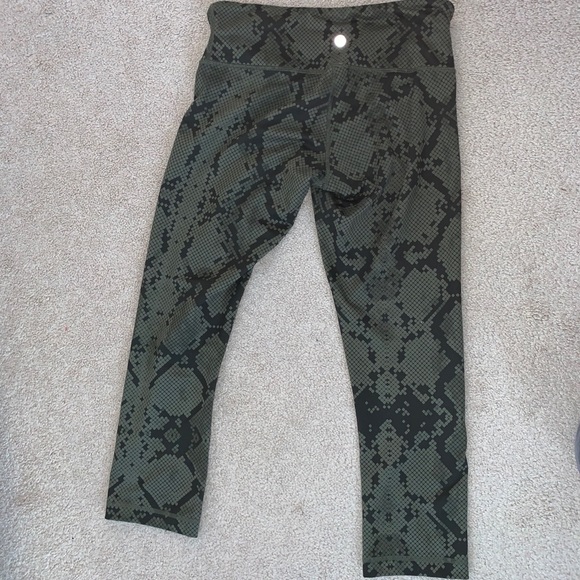Lululemon Wunder Under Crop III, Ziggy Snake, 6 - Picture 3 of 5